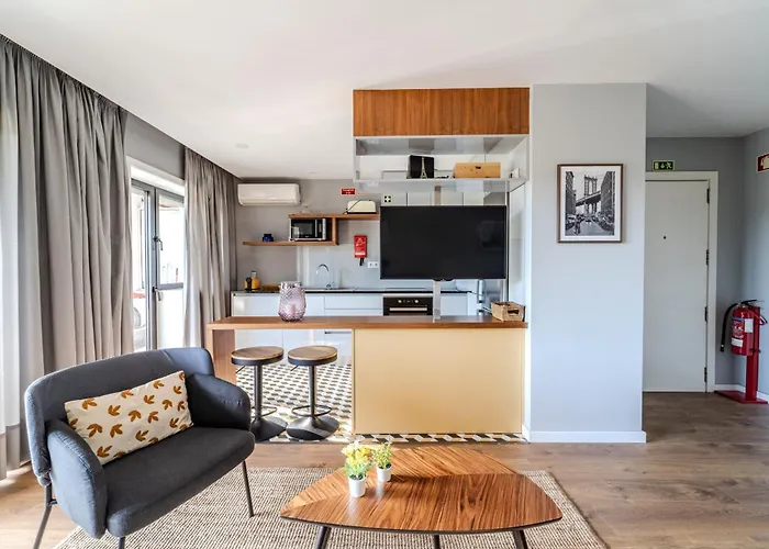 Norton Matos - T2 In The Heart Of Braga By House And People